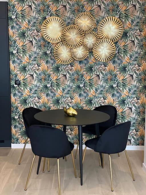 Brand New 1 Bedroom Flat With Parking- 5 Min Paris Pte De Versailles Issy-les-Moulineaux Kültér fotó