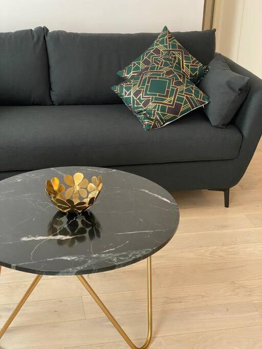 Brand New 1 Bedroom Flat With Parking- 5 Min Paris Pte De Versailles Issy-les-Moulineaux Kültér fotó
